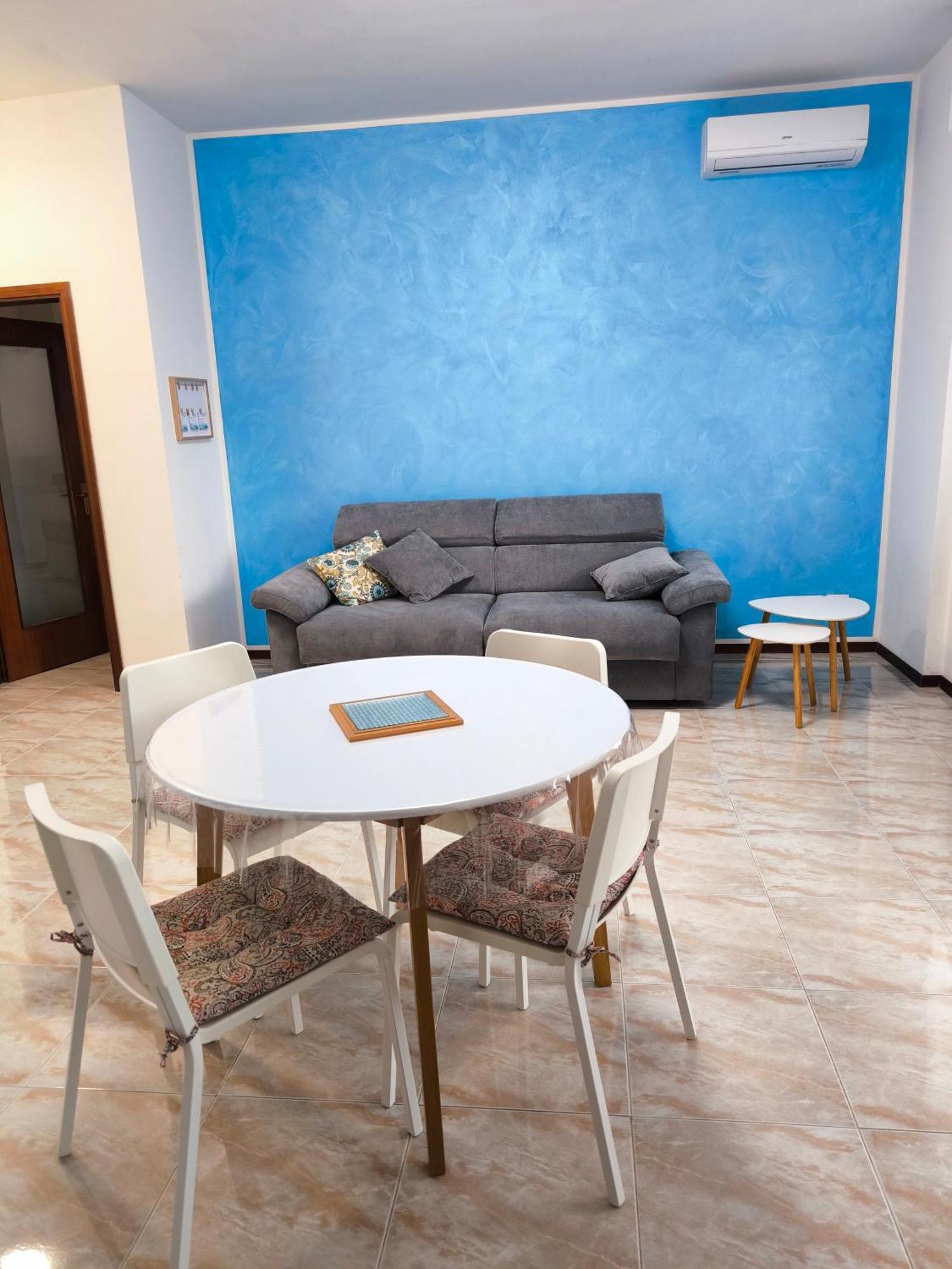 Azzurro Apartment *